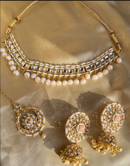 Rushna Moti Choker